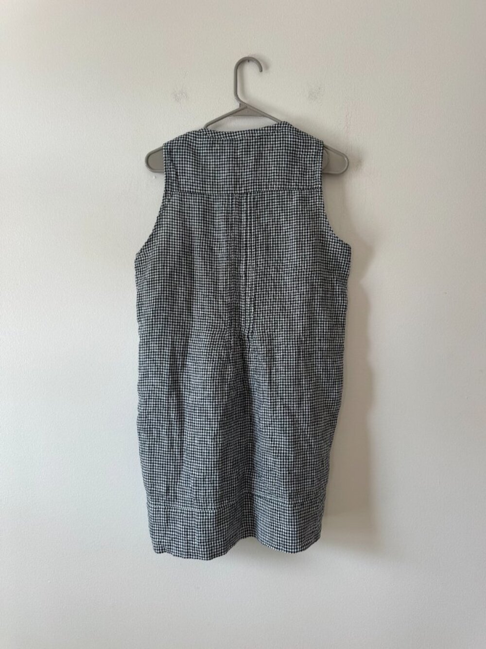 Quince 100% European Linen Sleeveless Swing Dress in Classic Mini Gingham - Picture 6 of 13